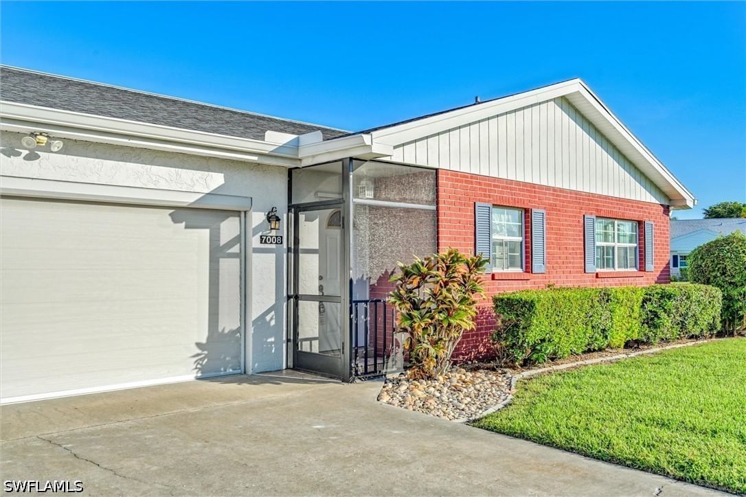 7008 Cedarhurst Drive, Fort Myers, FL 33919 photo 4