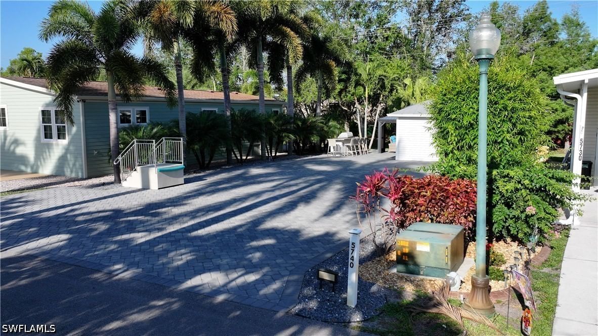 5740 Maplewood Court, Fort Myers, FL 33905 photo 3