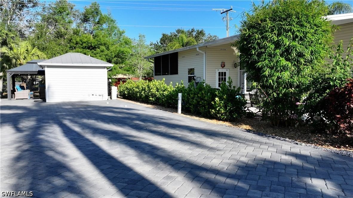 5740 Maplewood Court, Fort Myers, FL 33905 photo 4