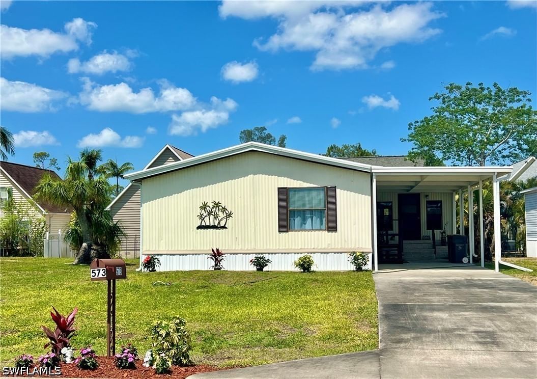 573 Cape Florida Lane, Naples, FL 34104 photo 2