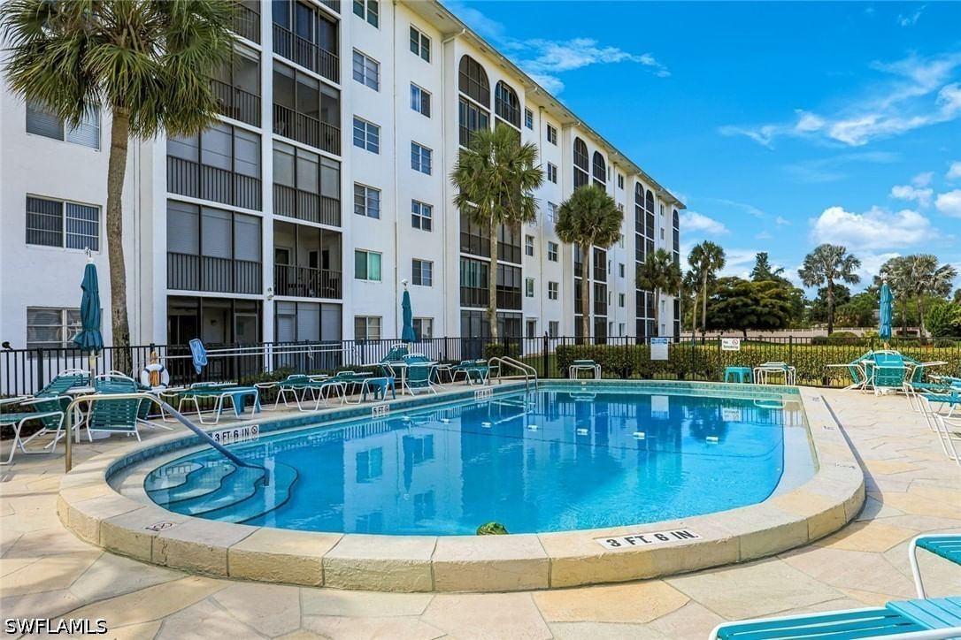 29 High Point Circle E #107, Naples, FL 34103 photo 3