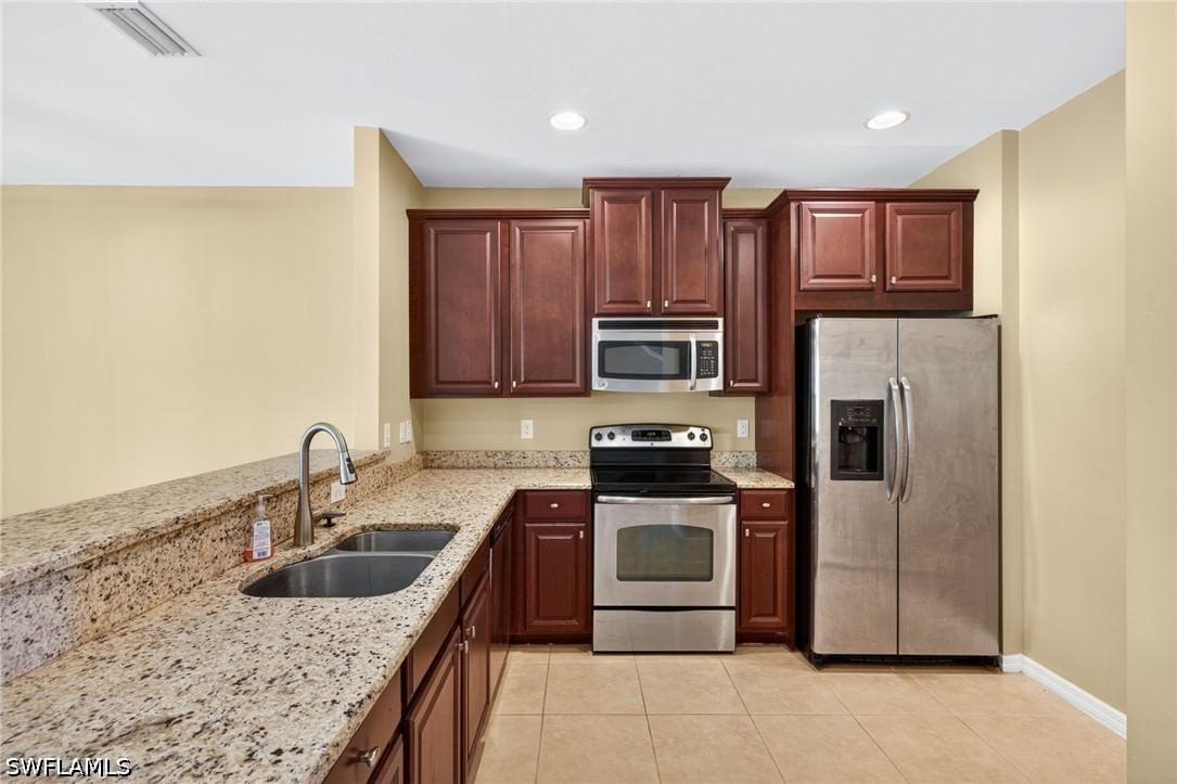 3806 Clearbrook Lane, Fort Myers, FL 33966 photo 4