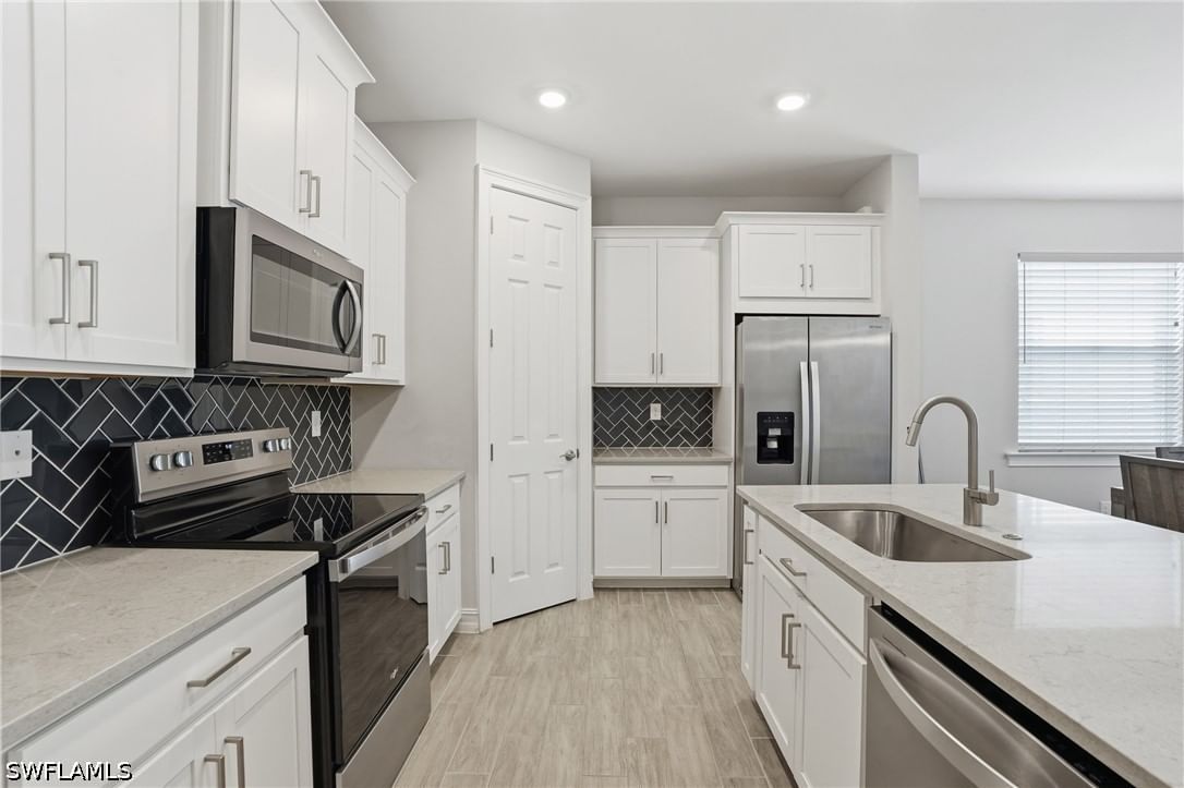 28009 Seasons Tide Avenue, Bonita Springs, FL 34135 photo 3