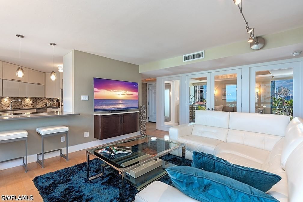 4551 Gulf Shore Boulevard N #606, Naples, FL 34103 photo 3