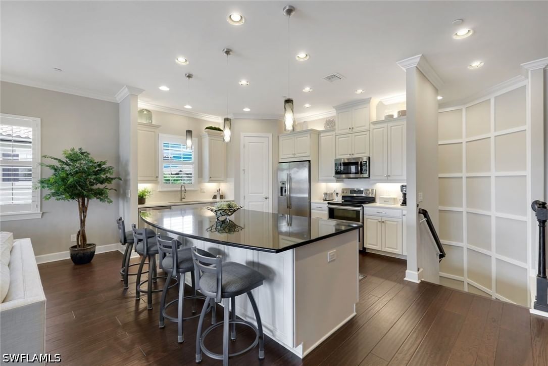 9684 Montelanico Loop #204, Naples, FL 34119 photo 4
