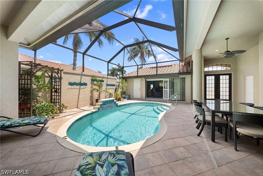 955 Tivoli Court, Naples, FL 34104 photo 2