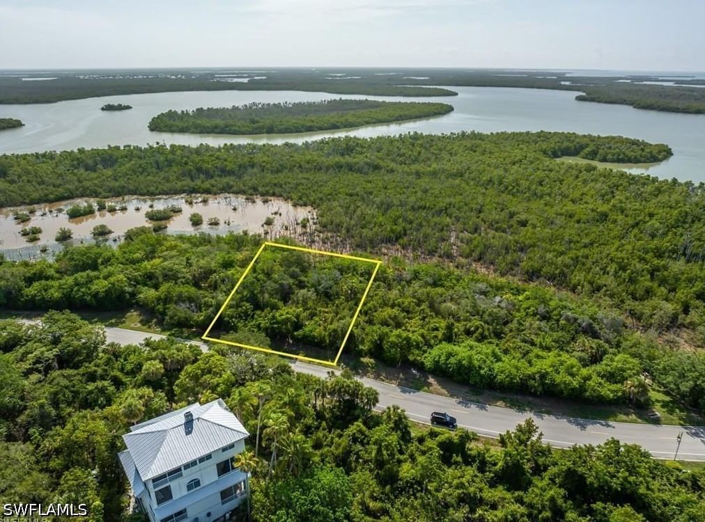 822 Whiskey Creek Drive, Marco Island, FL 34145 photo 2