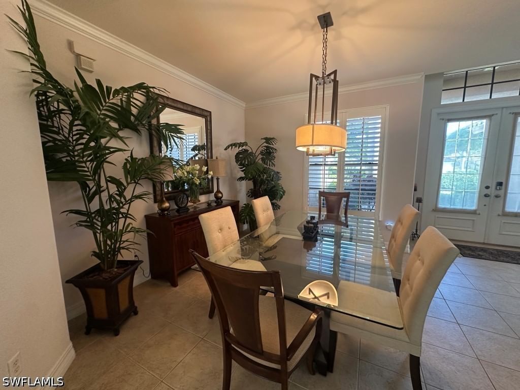 967 Tivoli Court, Naples, FL 34104 photo 5