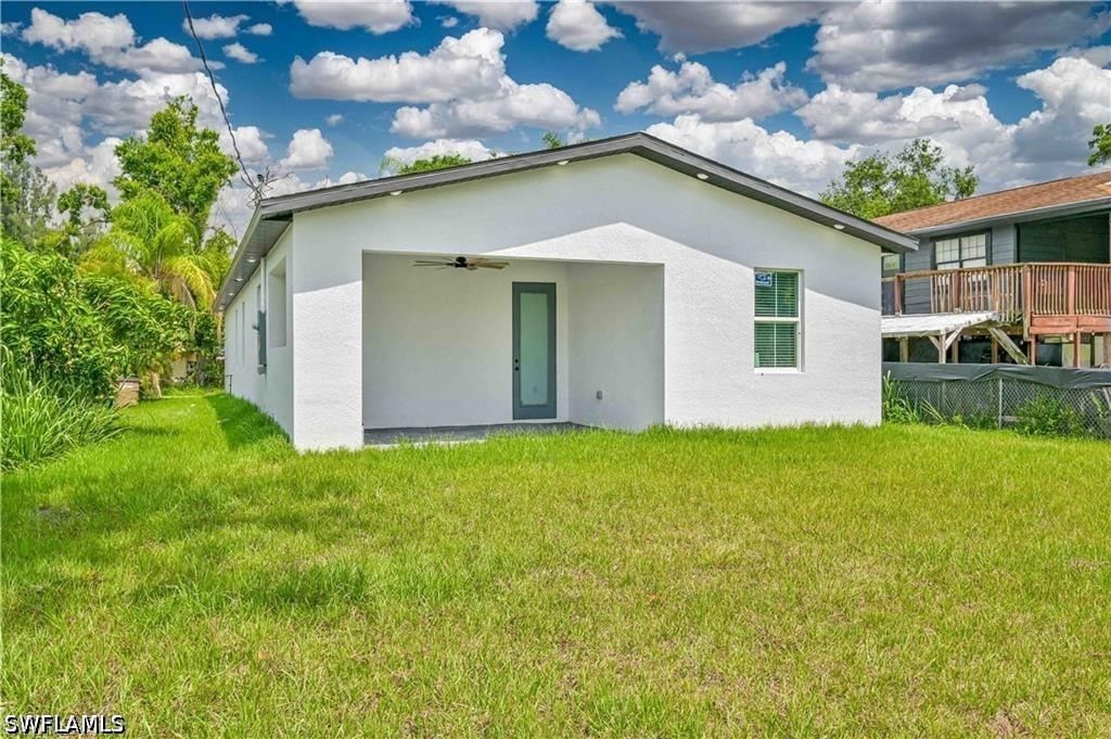 2223 Carver Avenue, Fort Myers, FL 33916 photo 2