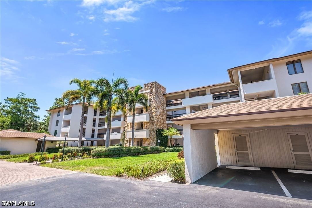 200 Wyndemere Way #B402, Naples, FL 34105 photo 4