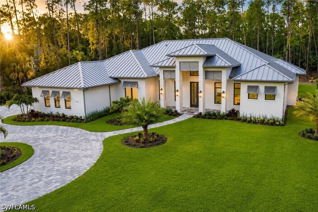 5025 Boxwood Way, Naples, FL 34116 photo 2