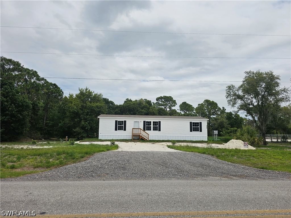 509 Bald Cypress Avenue, Clewiston, FL 33440 photo 2