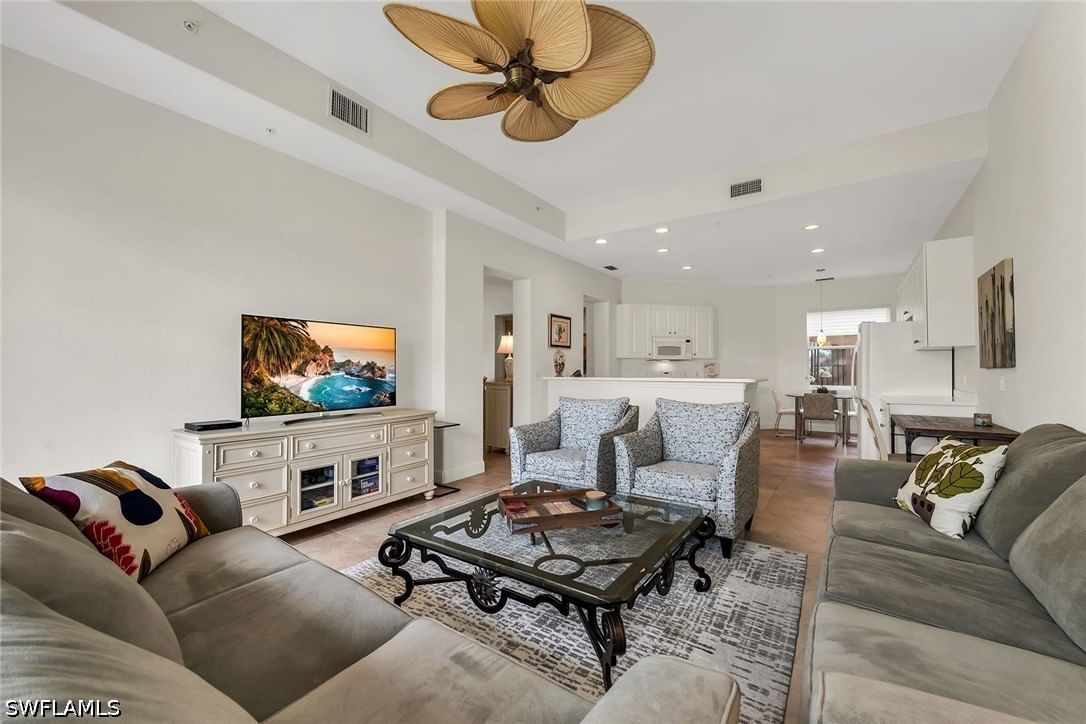3141 Aviamar Circle #103, Naples, FL 34114 photo 4