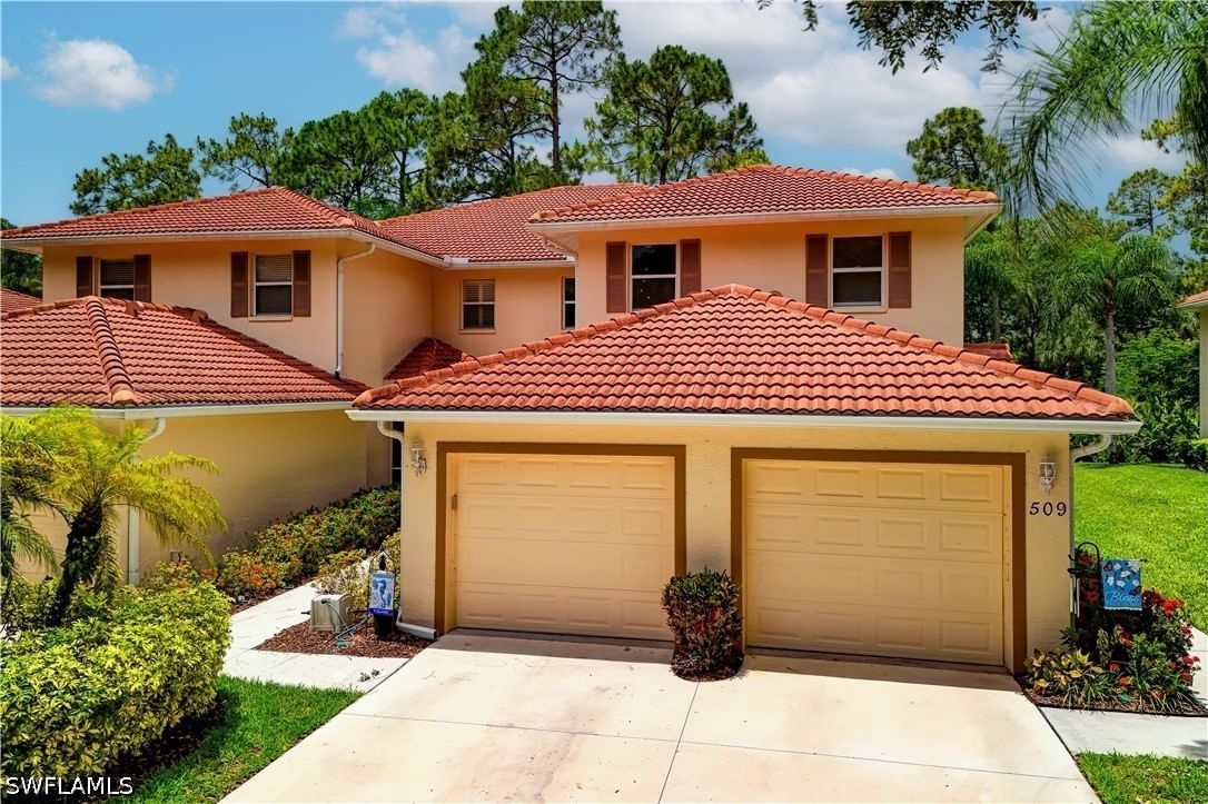 509 Robin Hood Circle #202, Naples, FL 34104 photo 5
