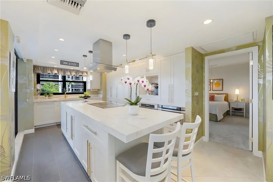 6001 Pelican Bay Boulevard #204, Naples, FL 34108 photo 3