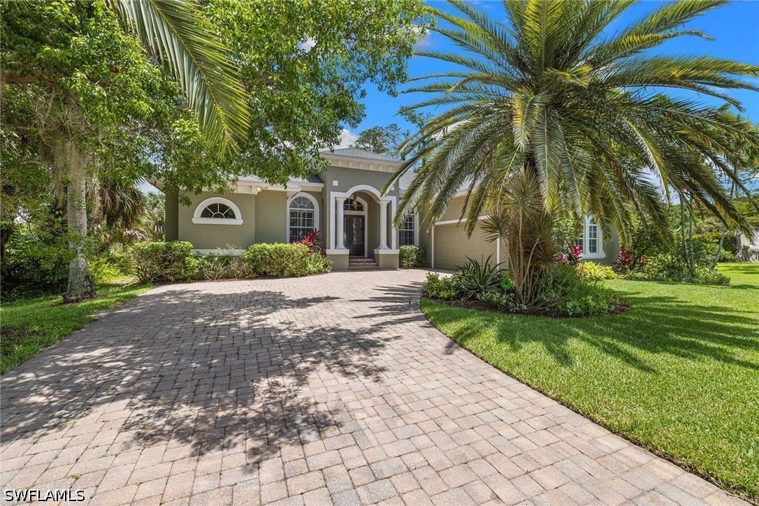 61 Constitution Drive, Naples, FL 34112 photo 2