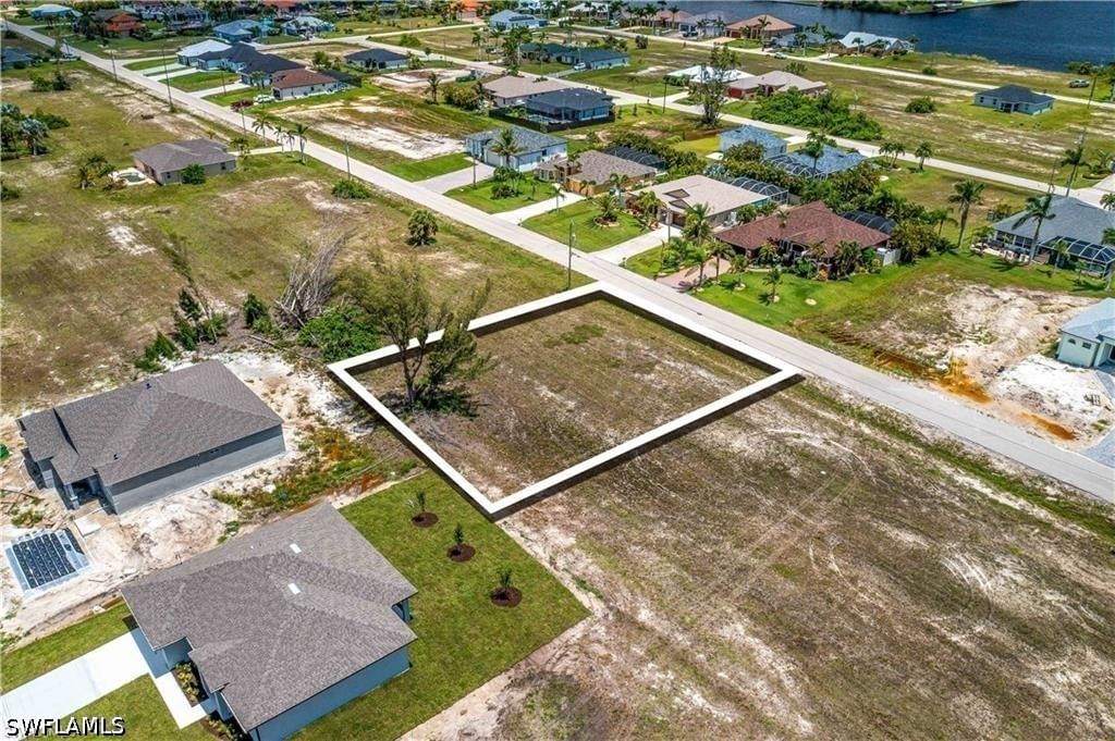 4345 NW 27th Lane, Cape Coral, FL 33993 photo 2