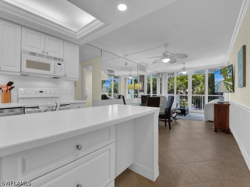 140 Seaview Court #206S, Marco Island, FL 34145 photo 4