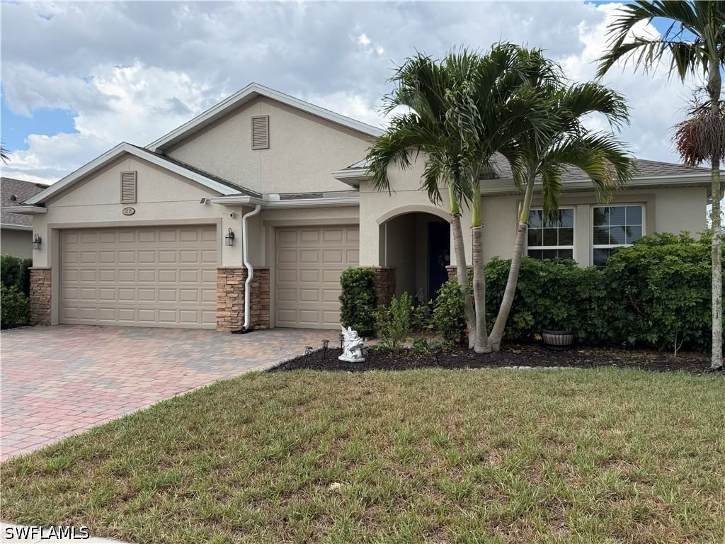 3115 Amadora Circle, Cape Coral, FL 33909 photo 2