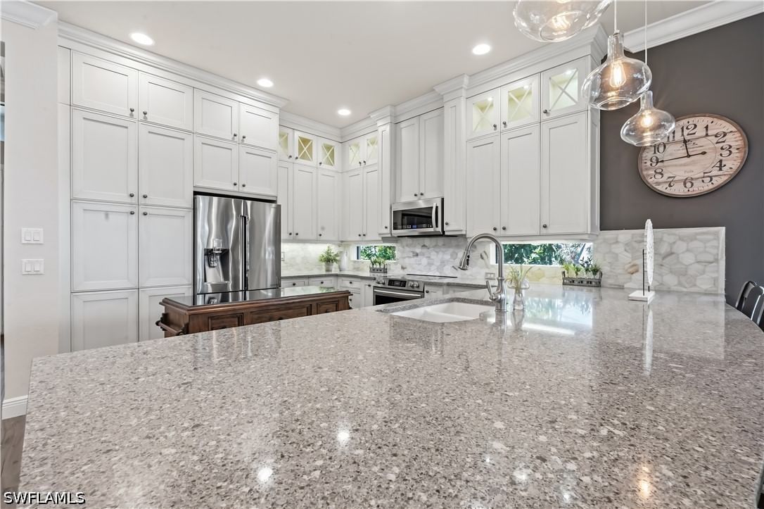 2870 Cinnamon Bay Circle NW, Naples, FL 34119 photo 2