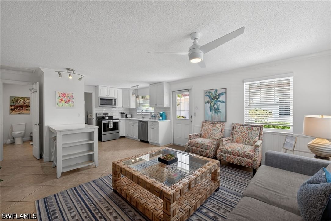 559 105th Avenue N, Naples, FL 34108 photo 5