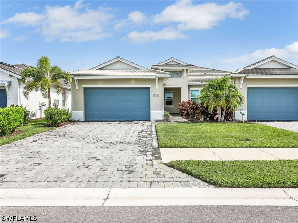 9225 Cayman Drive, Naples, FL 34114 photo 2