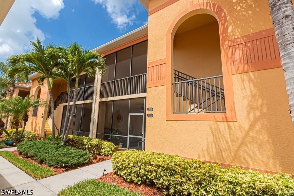 13761 Julias Way #323, Fort Myers, FL 33919 photo 2