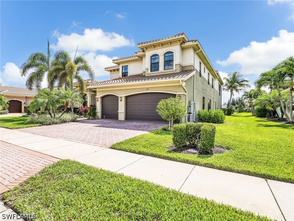 2756 Crystal Way, Naples, FL 34119 photo 3