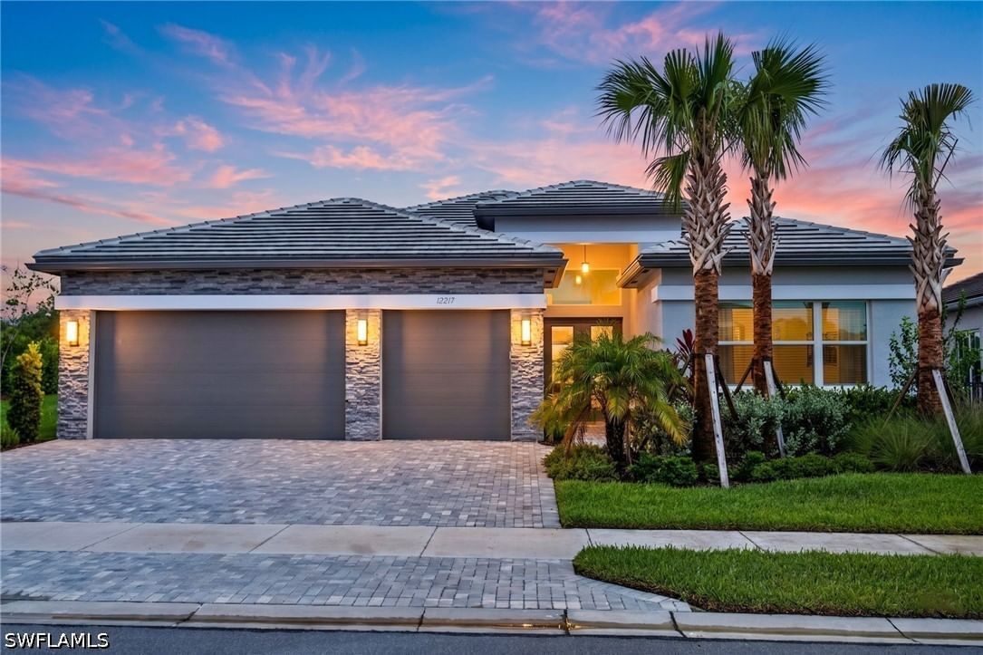 12217 Eucalyptus Way, Naples, FL 34120 photo 2