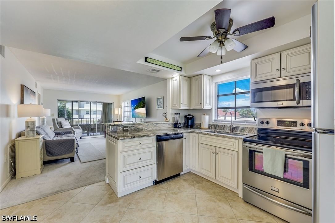 5 High Point Circle W #204, Naples, FL 34103 photo 2
