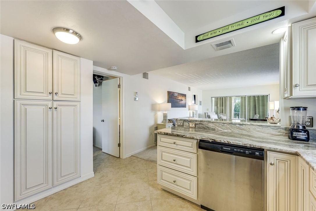 5 High Point Circle W #204, Naples, FL 34103 photo 4