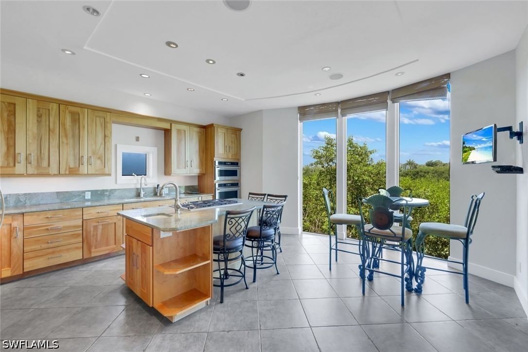 834 HIDEAWAY Circle W, Marco Island, FL 34145 photo 3