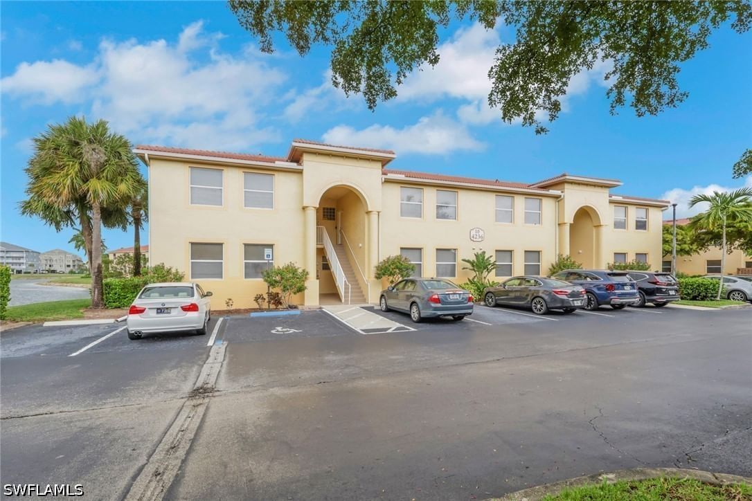 4236 Bellasol Circle #1021, Fort Myers, FL 33916 photo 2