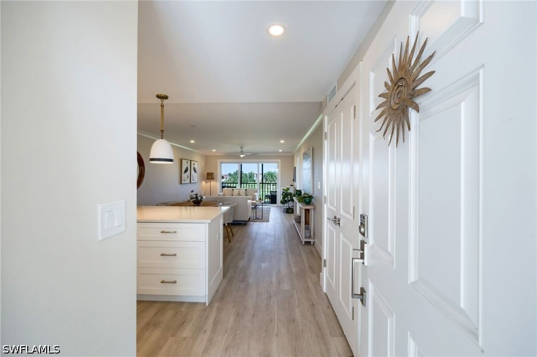 29 High Point Circle E #403, Naples, FL 34103 photo 2