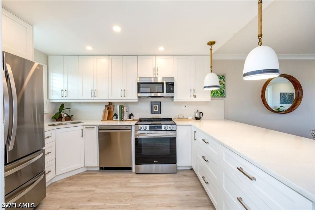 29 High Point Circle E #403, Naples, FL 34103 photo 5