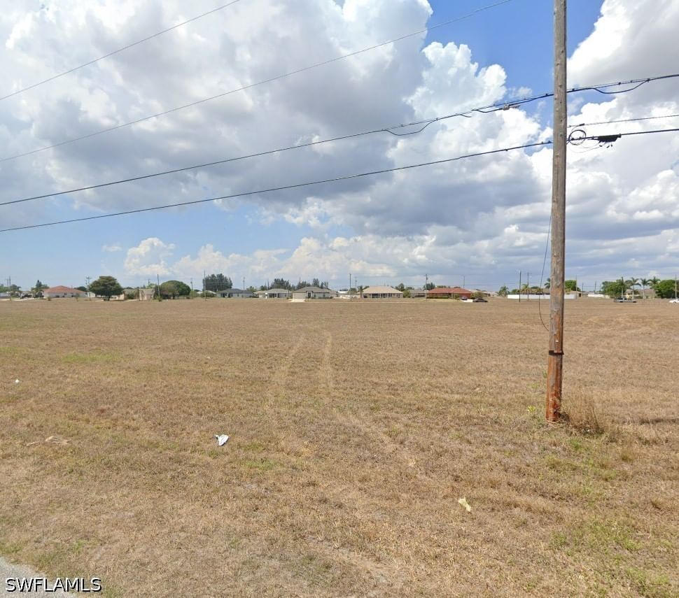 623 NE 15th Terrace, Cape Coral, FL 33909 photo 4