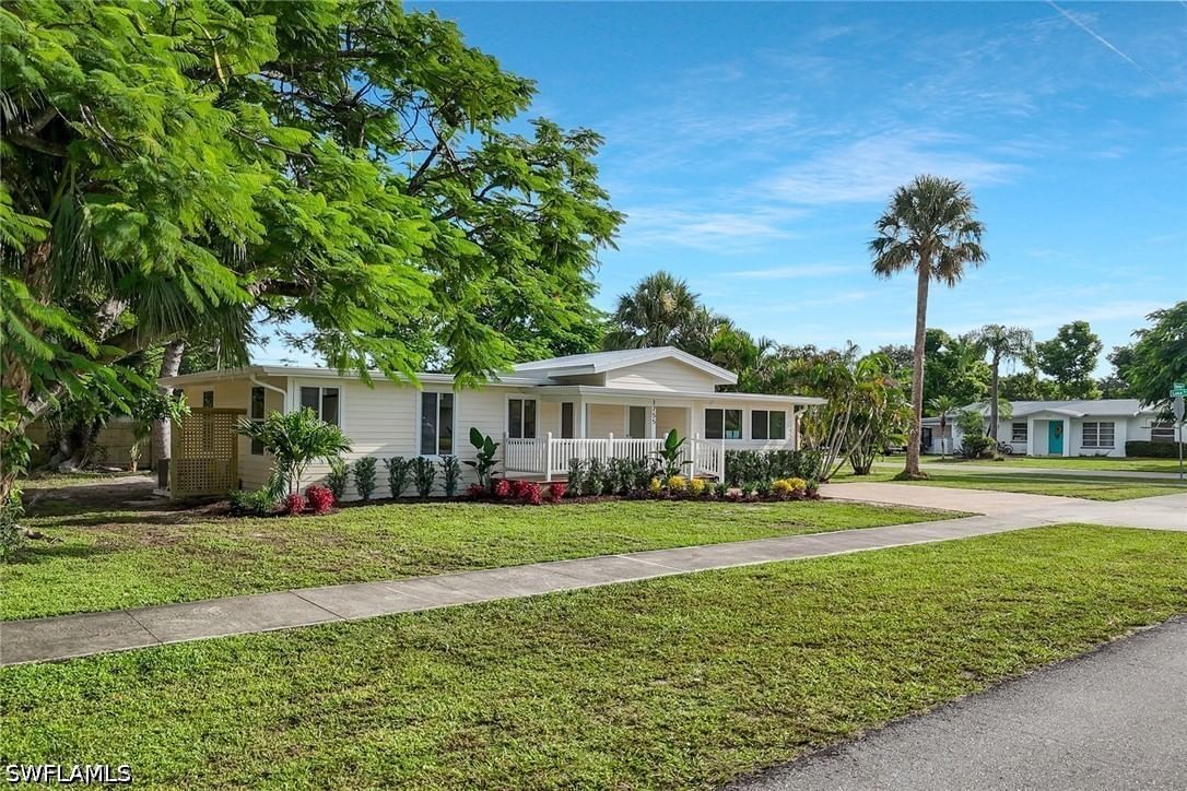 1755 Oakley Avenue, Fort Myers, FL 33901 photo 2