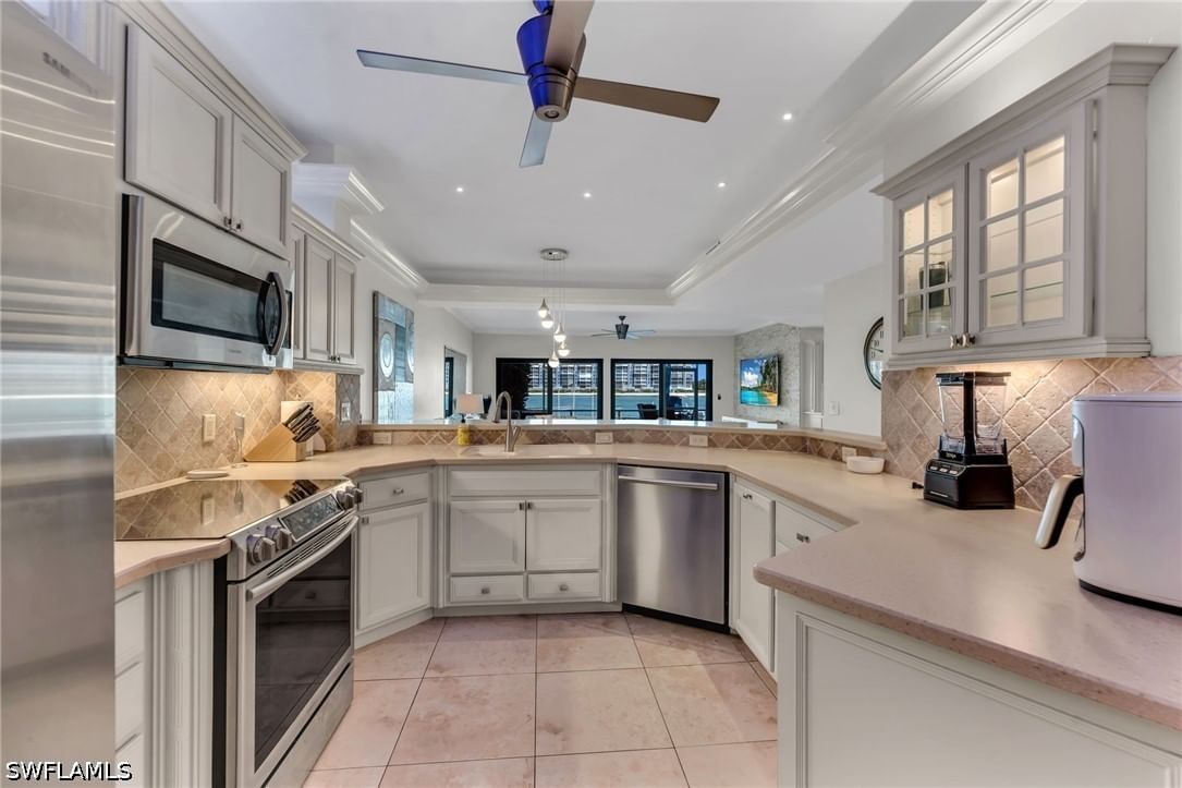 504 La Peninsula Boulevard #504, Naples, FL 34113 photo 4