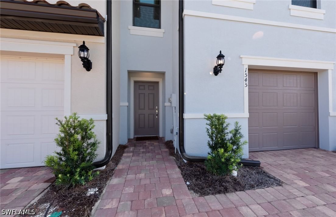1552 Lake Jessup Circle, Cape Coral, FL 33909 photo 2