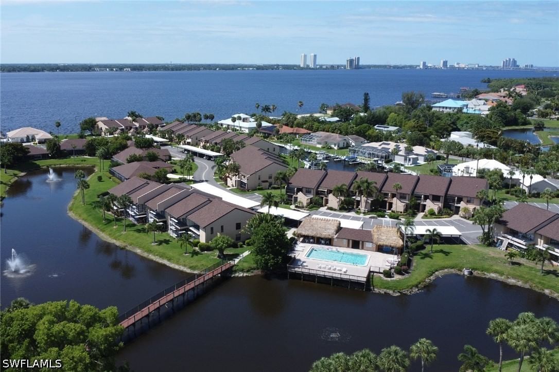 15456 ADMIRALTY Circle #10, North Fort Myers, FL 33917 photo 2