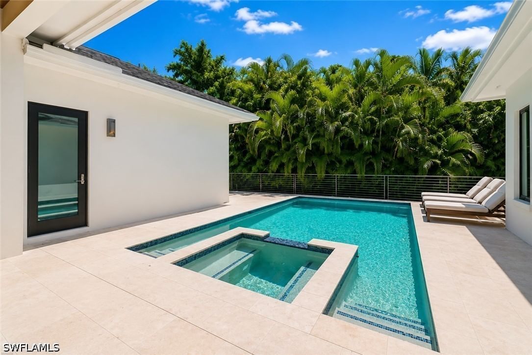 1364 Cypress Woods Drive, Naples, FL 34103 photo 5