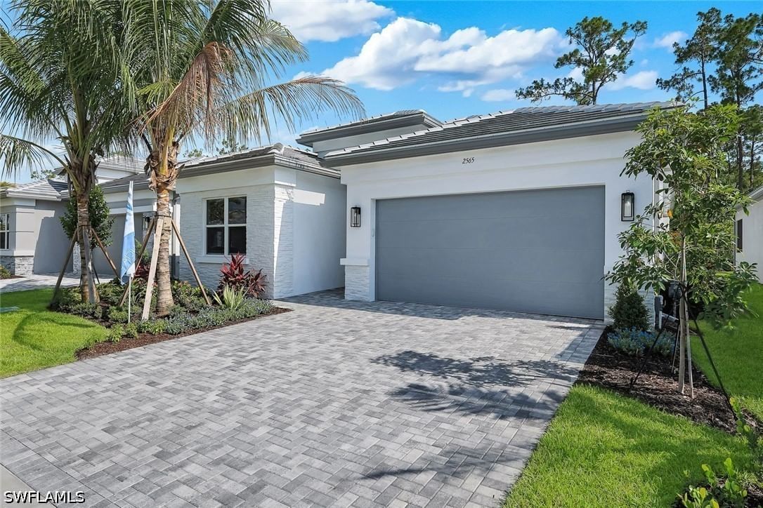 2565 Kingfisher Drive, Naples, FL 34112 photo 2