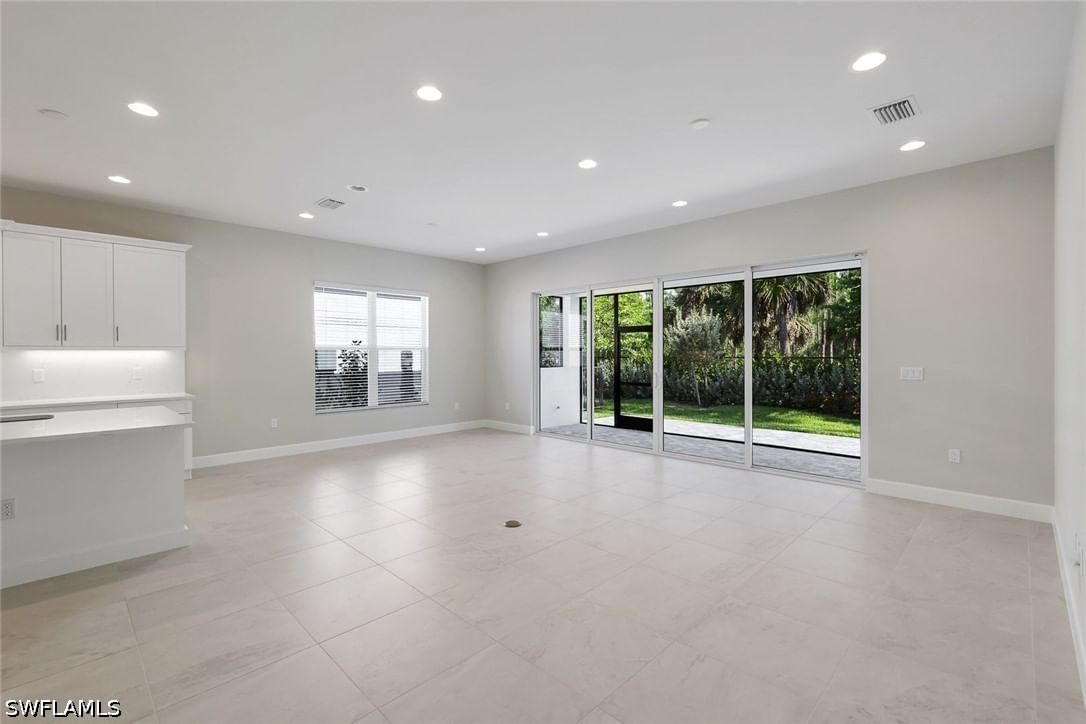 2565 Kingfisher Drive, Naples, FL 34112 photo 4