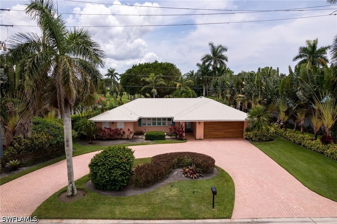 520 Harbour Drive, Naples, FL 34103 photo 3