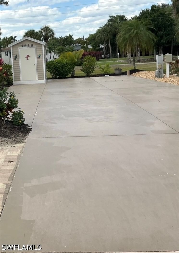 1639 Diamond Lake Circle, Naples, FL 34114 photo 4