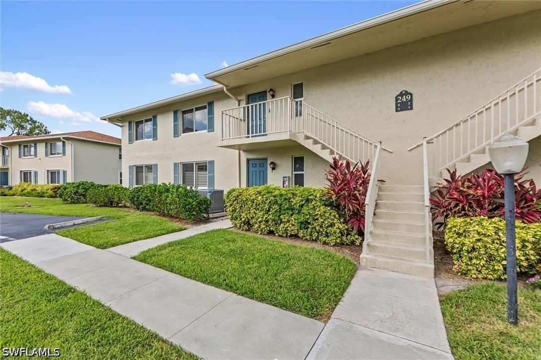 249 Memory Lane #4, Naples, FL 34112 photo 2