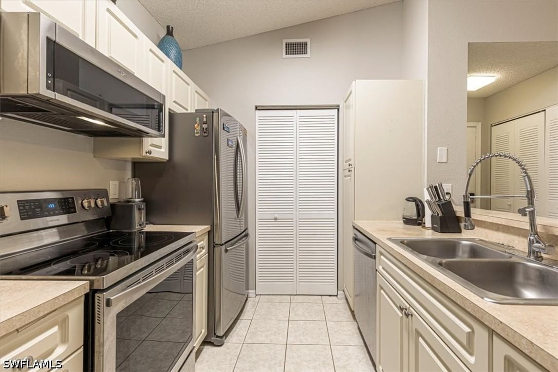 2202 Arbour Walk Circle #2124, Naples, FL 34109 photo 4