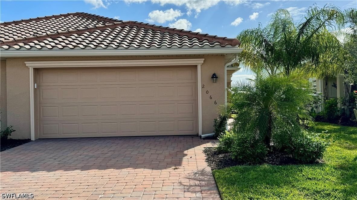 2066 Tamarron Lane, Naples, FL 34120 photo 2