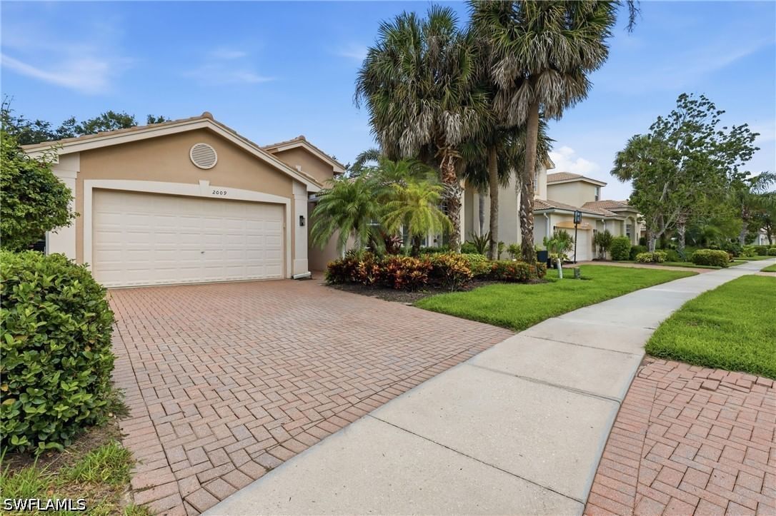 2009 Isla De Palma Circle, Naples, FL 34119 photo 2