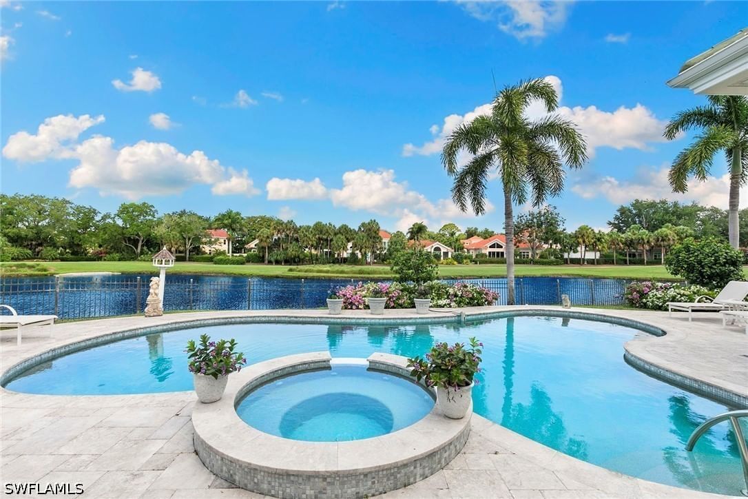 6991 Greentree Drive, Naples, FL 34108 photo 4